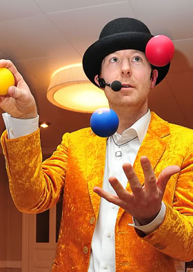 Wittich Wolf jongliert