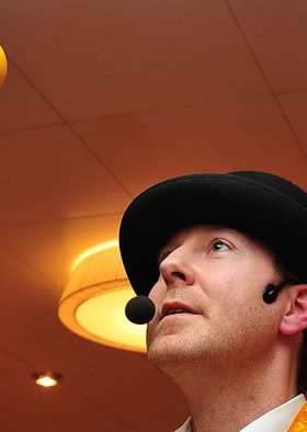 Wittich Wolf jongliert