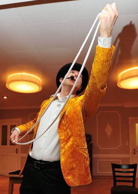 Wittich Wolf zaubert mit einem Seil